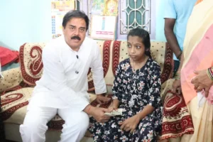 దివ్యాంగులకు పెన్షన్లు పంపిణి చేసిన మంత్రి నాదెండ్ల