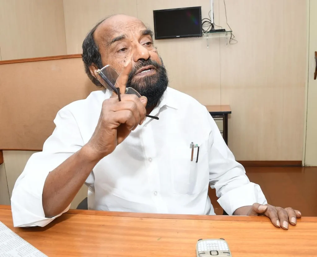 Breaking News – Telangana Bandh : అవి తప్ప అన్నీ బంద్ – ఆర్.కృష్ణయ్య