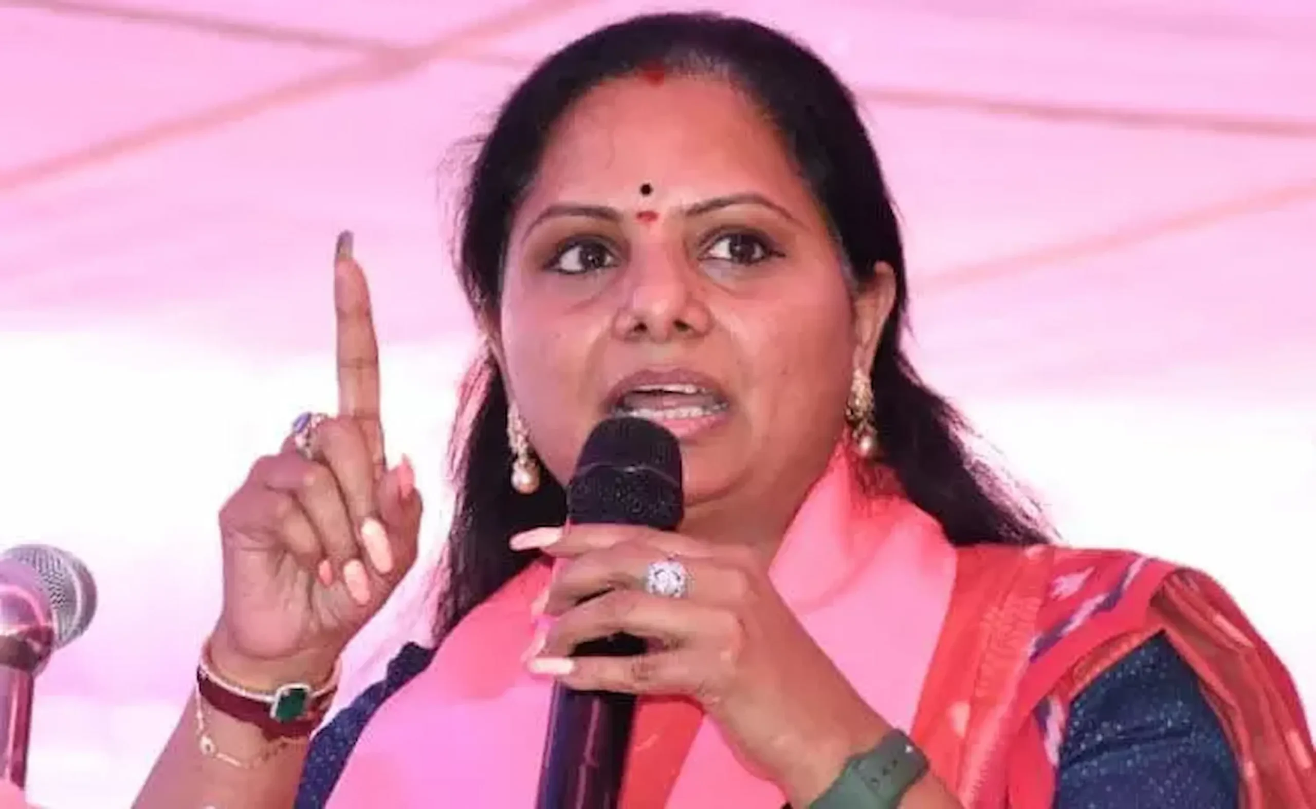 Kavitha – రాజకీయాల్లో తొక్కుకుంటూ వెళ్లాల్సిందే: కవిత