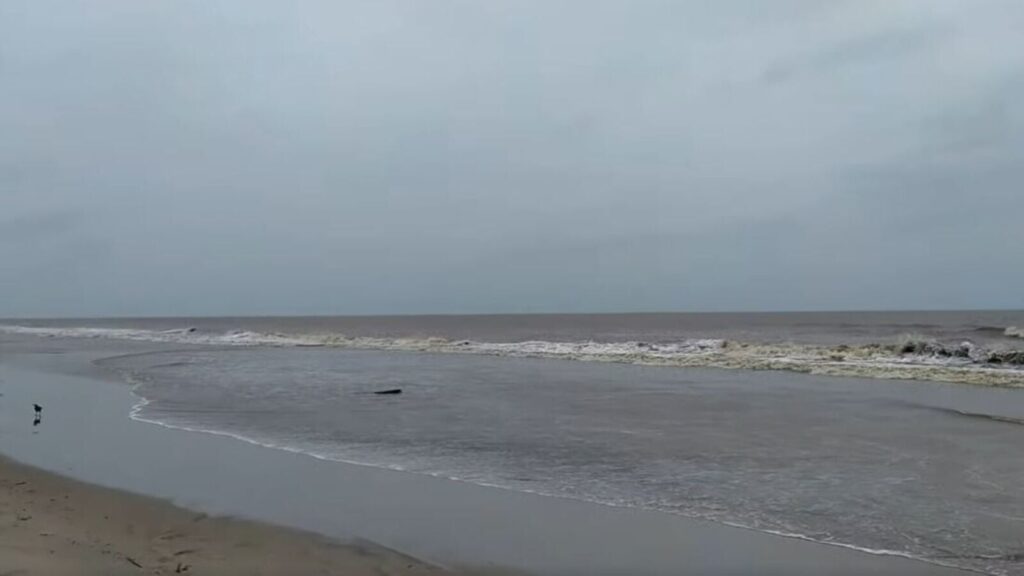 Alert : అంతర్వేది తీరంలో సముద్రం వెనుకంజ … ప్రజల్లో ఆందోళన