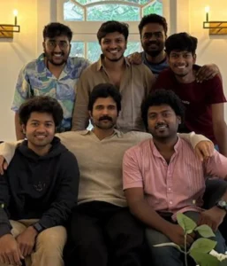 Vijay Devarakonda – విజయ్ దేవరకొండతో లిటిల్ హార్ట్స్ టీమ్‌.. ఫోటోలు వైరల్..