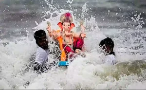 వినాయక నిమజ్జనంలో ఇద్దరు మృతి.. మరో ఏడుగురికి గాయాలు