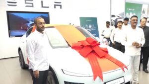 టెస్లా కారు కొన్న మంత్రి.. ‘స్వదేశీ’ మాట ఏమైంది?