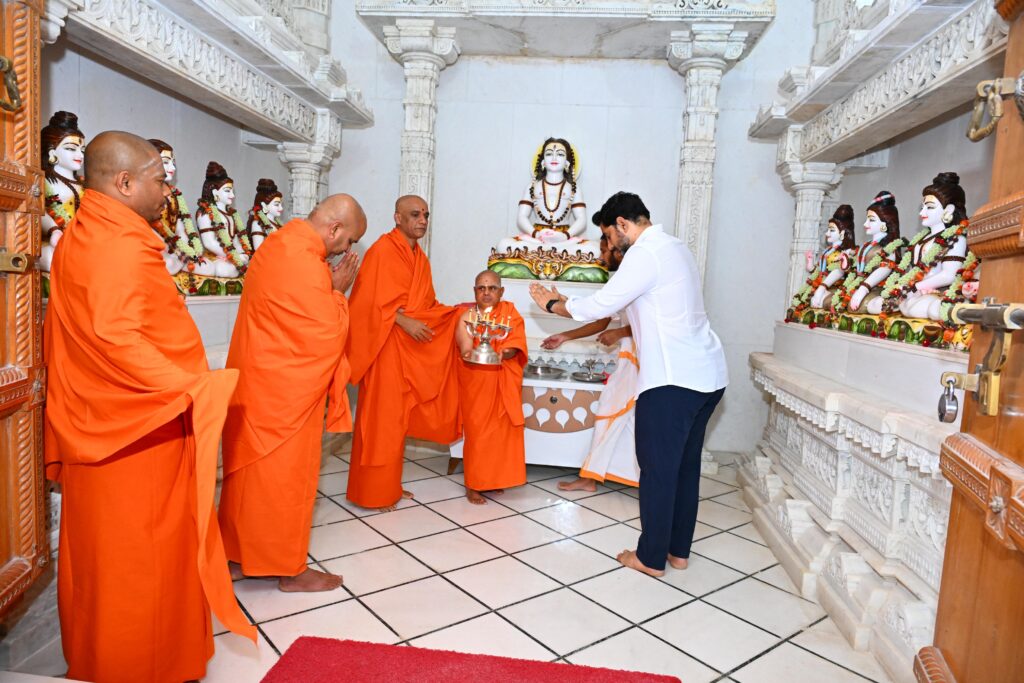 Vaartha live news : Nara Lokesh : కర్ణాటకలోని శ్రీ ఆదిచుంచనగిరి క్షేత్రాన్ని సందర్శించిన లోకేశ్