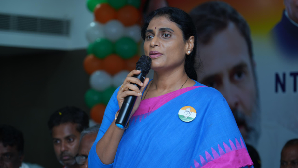 Sharmila : రాష్ట్రంలో 5000 ఆలయాల నిర్ణయంపై షర్మిల మండిపాటు