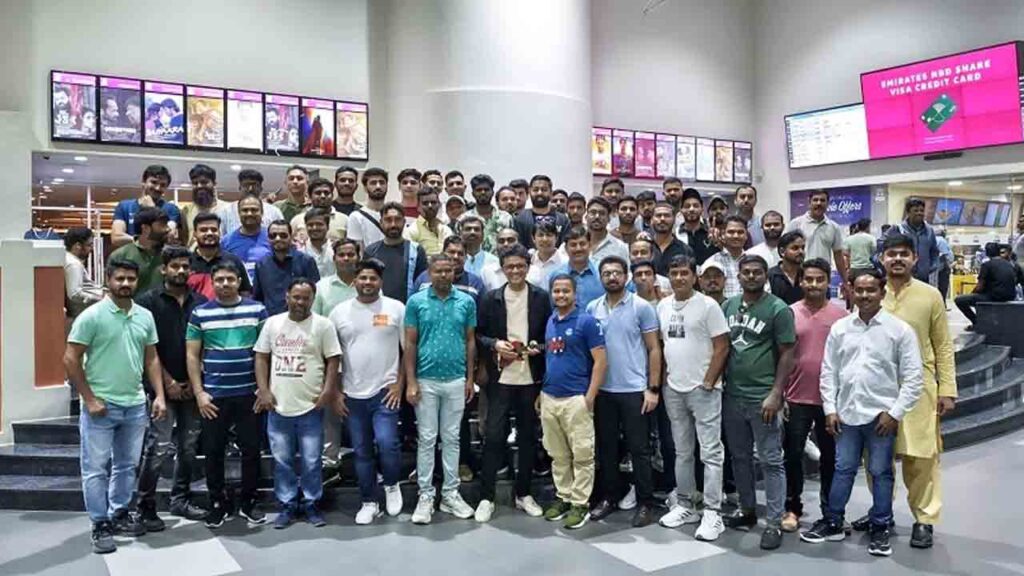 Vaartha live news : Asia Cup : ఉద్యోగులకు ఆసియా కప్ టికెట్లు కానుకగా పంపిణీ : వ్యాపారవేత్త