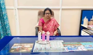 కలెక్టరేట్‌లో రూ.20 వేలు లంచం తీసుకుంటూ చిక్కిన అధికారిణి