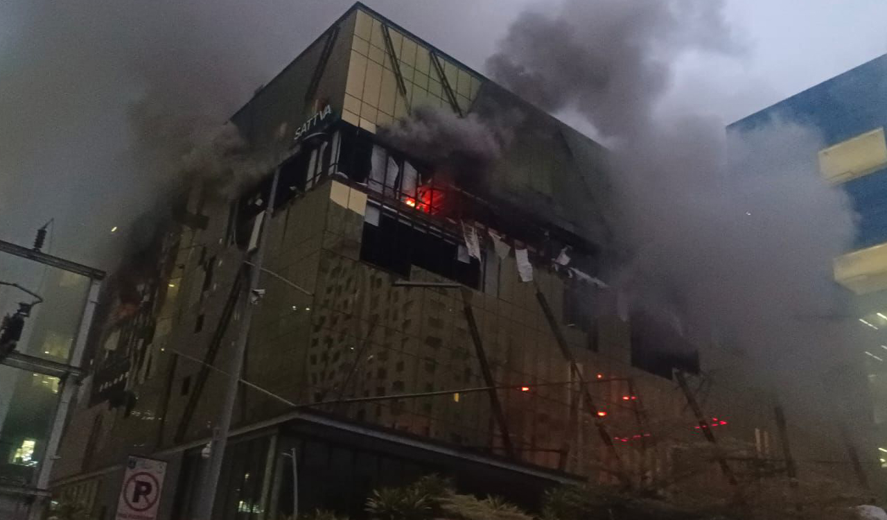 Hyderabad : సాఫ్ట్‌వేర్‌ కంపెనీలో అగ్నిప్రమాదం … తృటిలో తప్పిన ప్రాణ నష్టం