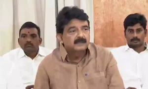 మాజీ మంత్రి పేర్ని నాని సహా 400 మందిపై కేసు నమోదు