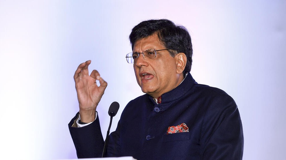 Vaartha live news : Piyush Goyal : అమెరికాకు లొంగే ప్రసక్తే లేదు : పీయూష్ గోయల్