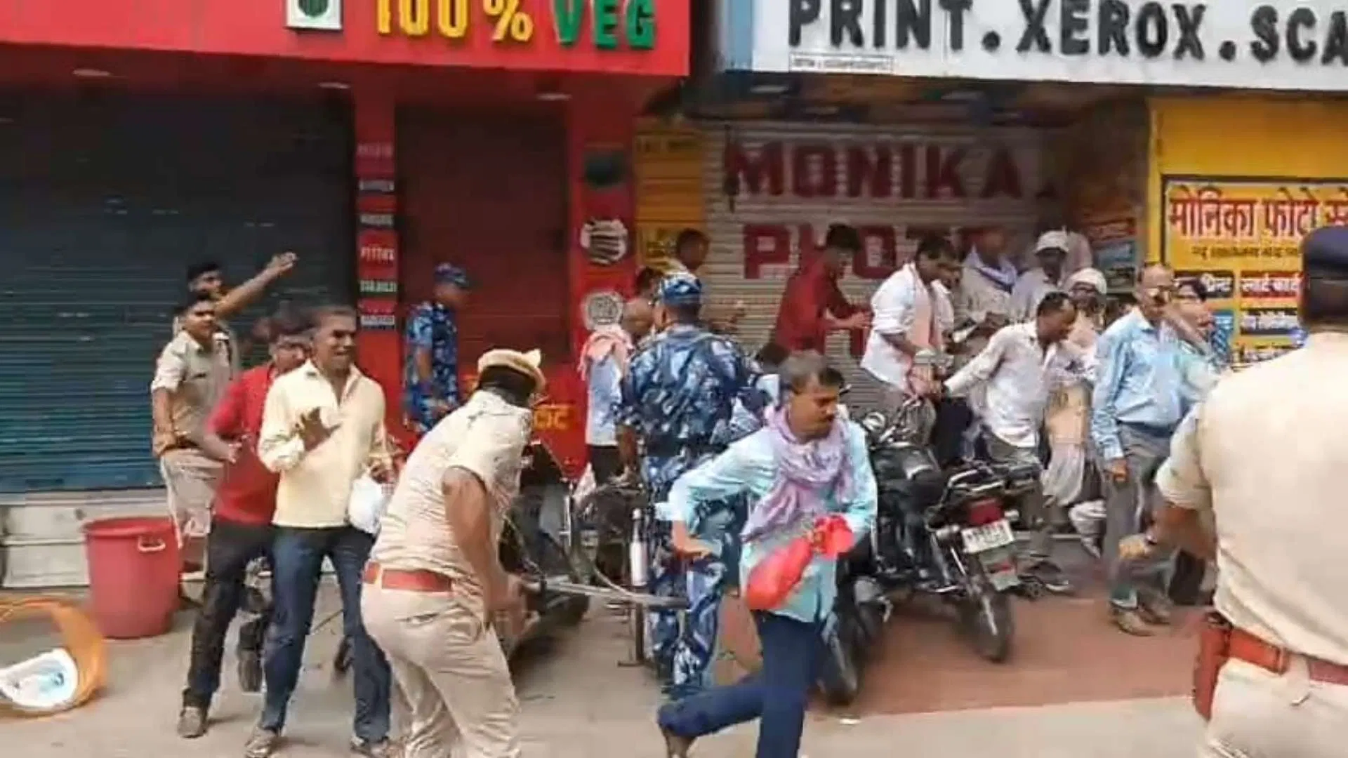 Vaartha live news : Ration Dealers : బిహార్‌లో రేషన్‌ డీలర్ల నిరసనపై లాఠీచార్జి ఖండన