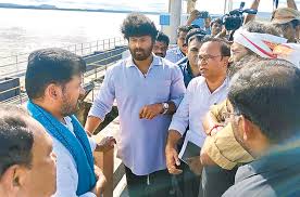 కామారెడ్డిలో ఏరియల్ సర్వే చేసిన రేవంత్