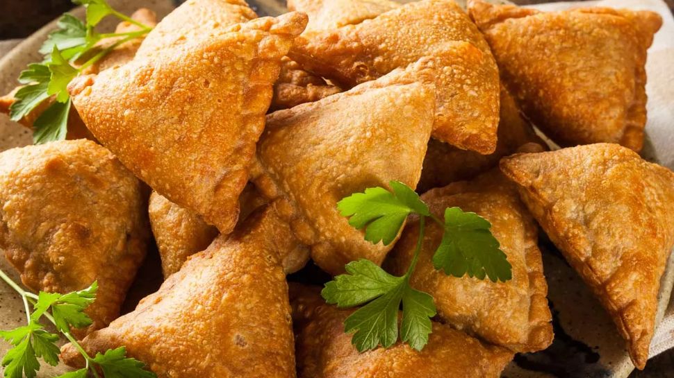 Vaartha live news : samosa : సమోసా వాగ్వాదం.. పుట్టింటివారితో కలిసి భర్తపై దాడి