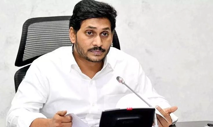 Breaking News – Jagan : ప్రైవేటుకు కట్టబెట్టాలనుకోవడం దారుణం – జగన్