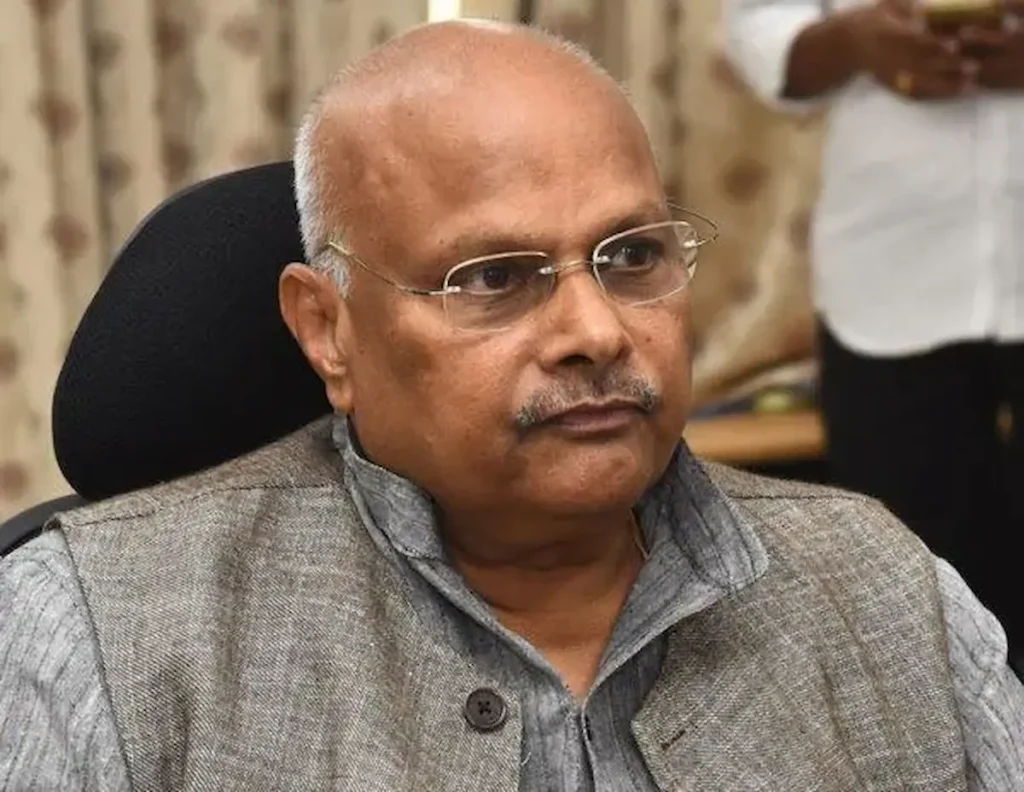 News Telugu: Andhra Pradesh  – ఆర్టికల్ 188 చదువుకోవాలని జగన్ కు హితవు: యనమల