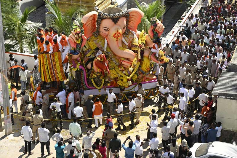 Breaking News – Ganesh Immersion : గంగమ్మ ఒడికి బాలాపూర్ గణనాథుడు