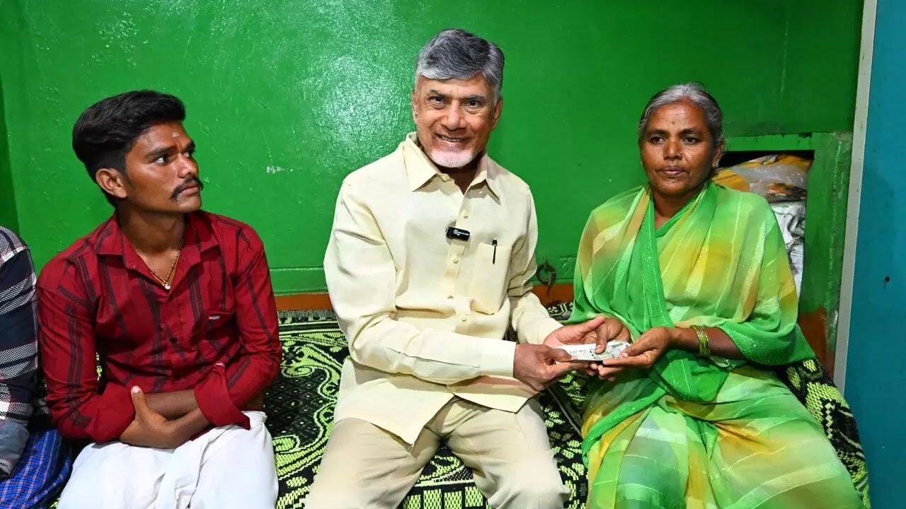 ఏపీలో దివ్యాంగులందరికీ పింఛన్ పంపిణీ