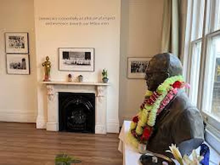 Harish Rao: లండన్ లో అంబేద్కర్ కి నివాళులు అర్పించిన హరీష్ రావు