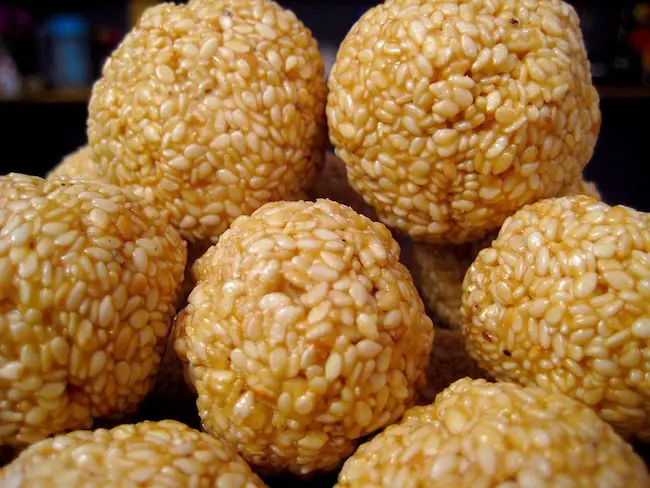 Sesame Jaggery Laddu - రోజూ ఒక నువ్వుల లడ్డూ తింటే ఎంతో మంచిది
