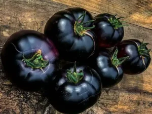 Black Color Tomatoes – న‌లుపు రంగు ట‌మాట‌లు తెలుసా? వీటితో ఎన్ని లాభాలో తెలుసుకుందాం.