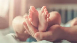 15 రోజుల ఆడ శిశువును సజీవంగా పాతిపెట్టిన తల్లిదండ్రులు