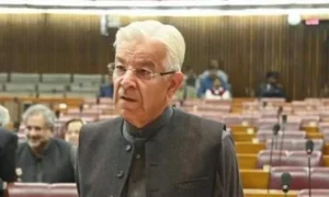 Khwaja Asif-అమెరికా రాజకీయ నాయకులపై పాక్ రక్షణ మంత్రి సంచలన వ్యాఖ్యలు..