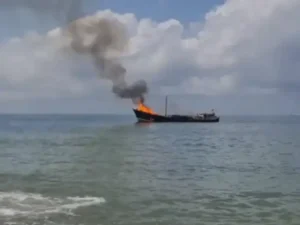 Ship Catches Fire – సొమాలియా వెళ్లే నౌకలో మంటలు.. బియ్యం బస్తాలు ఆహుతి