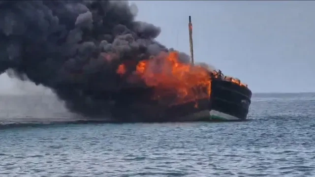 Telugu News: Fire accident-కార్గో షిప్ లో భారీ అగ్నిప్రమాదం.. మంటల్లో కలిసిపోయిన సరుకులు