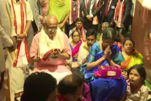 ఇంద్రకీలాద్రిపై కనకదుర్గమ్మను దర్శించుకున్న ఉప రాష్ట్రపతి సీపీ రాధాకృష్ణన్ దంపతులు