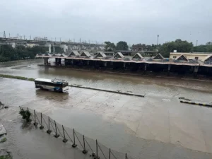 ఎంజీబీఎస్‌లో బస్సు సర్వీసులు పునఃప్రారంభం