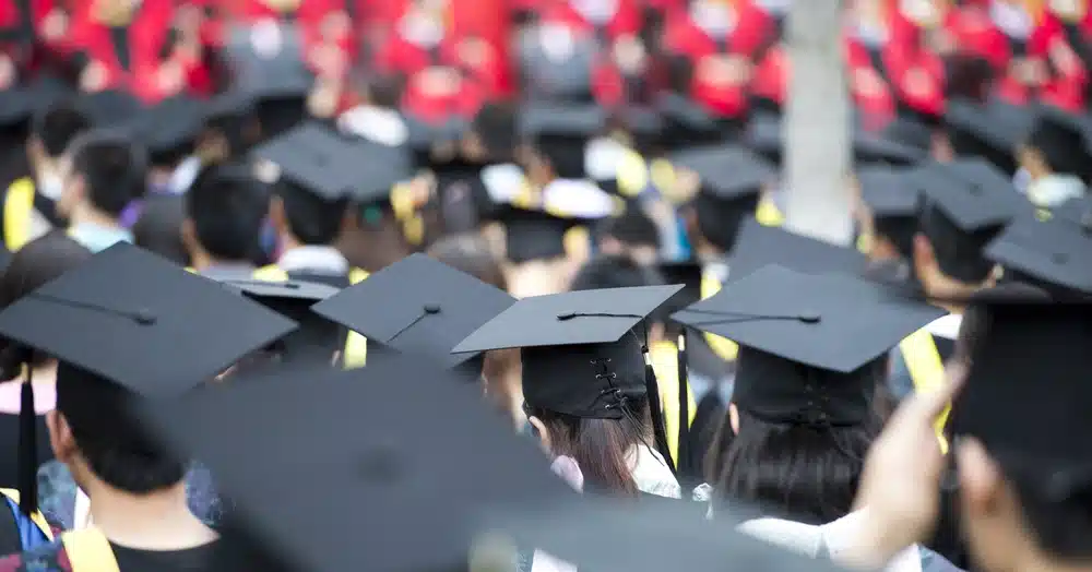 MBA లో అగ్రస్థానం లో దూసుకు వెళ్తున్న ఇండియన్ ఉమెన్స్