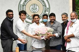 జగన్ ఎవరినీ అవమానించలేదు – నారాయణ మూర్తి