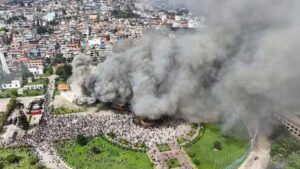 పార్లమెంట్ భవనానికి నిప్పు