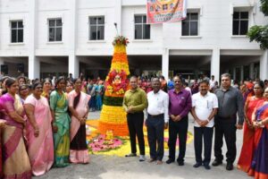 టీజీ ఎస్‌పీడీసీఎల్‌లో ఘనంగా బతుకమ్మ వేడుకలు