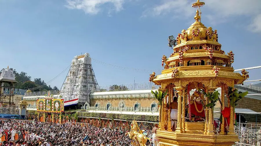 Tirumala : శ్రీవారి సేవకులకు VIP బ్రేక్ దర్శనం – TTD