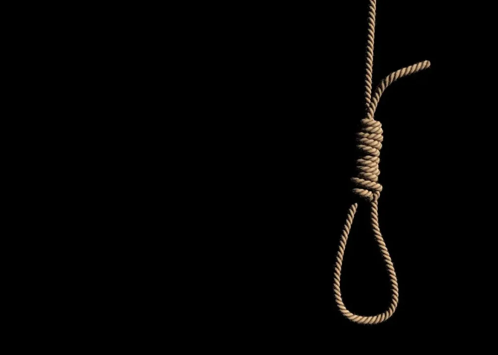Suicide : విశాఖలో ఫార్మా సంస్థ డైరెక్టర్ ఆత్మహత్య కలకలం