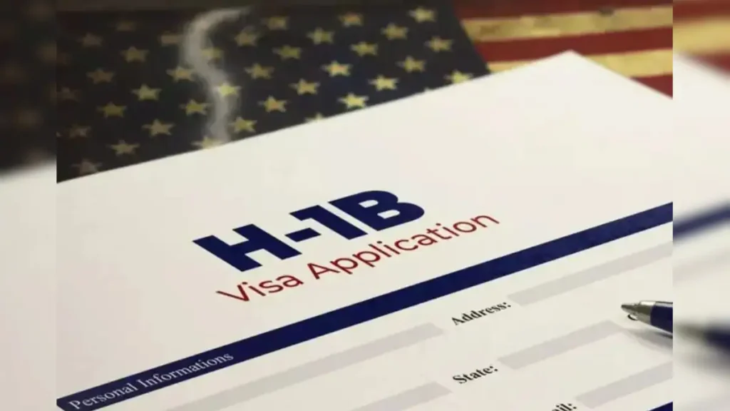 vaartha live news : H1B Visa : హెచ్‌-1బీ వీసా ఫీజు పెంపు … వైద్యరంగానికి గట్టి దెబ్బ