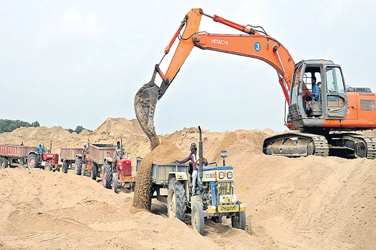 vaartha live news : Illegal Sand : అక్రమంగా ఇసుక తరలిస్తే కఠిన చర్యలు తప్పవు