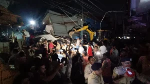 ఇండోర్‌లో 3 అంతస్తుల భవనం కూలి ఇద్దరు మృతి