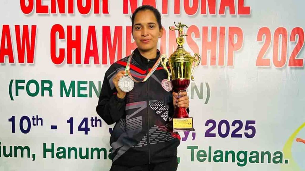 vaartha live news : Navata : మోకాలి సర్జరీ .. రజత పతకం గెలుచుకున్న సెపక్‌తక్రా క్రీడాకారిణి నవత