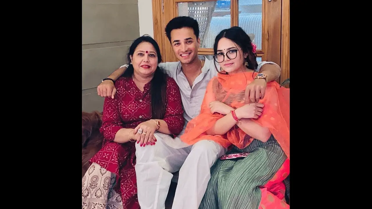 Abhishek Sharma – తొలి బంతికే సిక్స్ కొట్టడం మరిచిపోలేము: అభిషేక్ శర్మ తల్లి