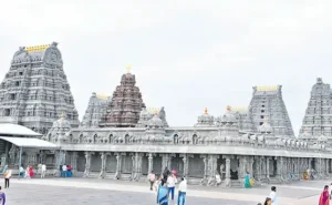 Yadagirigutta Temple – యాదగిరిగుట్ట ఆలయానికి మూడంతస్తుల ఇంటిని విరాళమిచ్చిన భక్తుడు