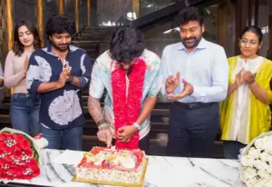 చిరంజీవిని కలిసిన క్రికెటర్ తిలక్ వర్మ