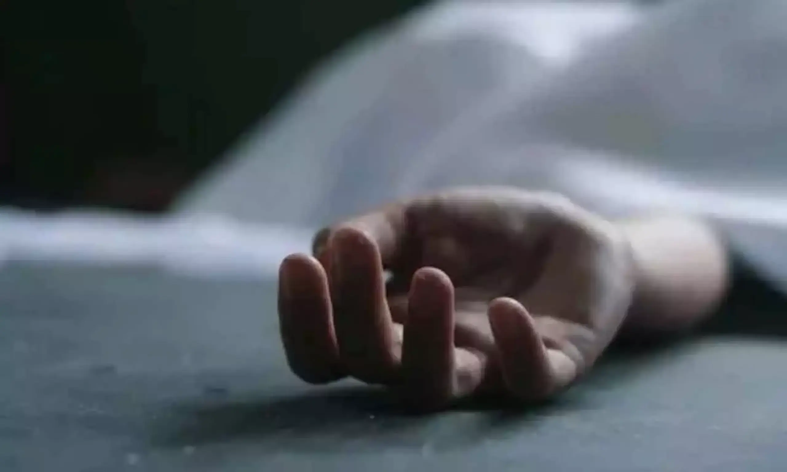 Mahaboobnagar: హాస్టల్ నచ్చలేదని గురుకుల పాఠశాలలో విద్యార్థిని ఆత్మహత్య