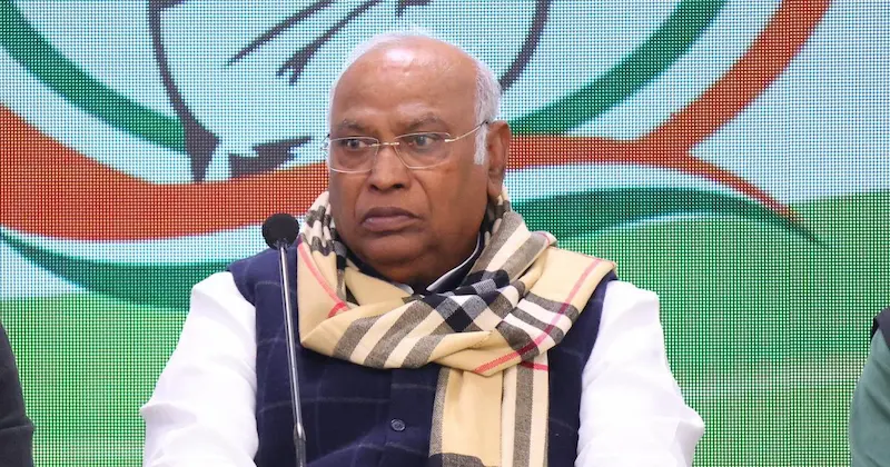 Latest News: Mallikarjun Kharge: అస్వస్థత కు గురైన మల్లికార్జున్ ఖర్గే.. ఆస్పత్రిలో చికిత్స?