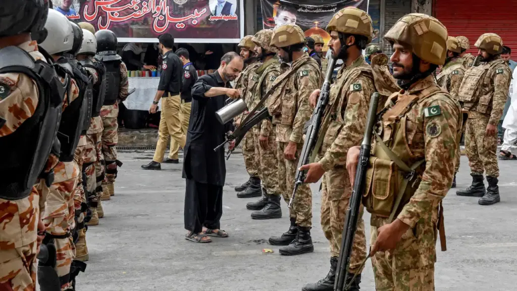 Latest news: Pakistan: పాక్ సైనికులు గాజాకు పయనం.. ఎందుకంటే?