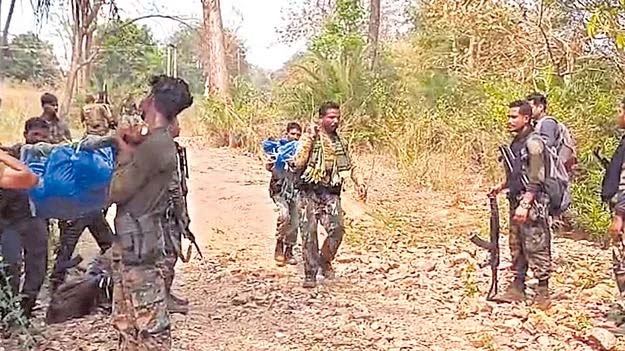 Breking News – Maoists : మావోయిస్టులకు భారీ షాక్