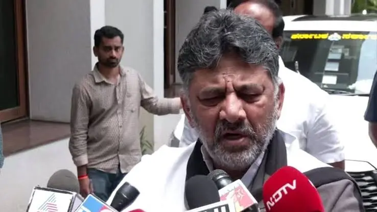 Latest news: Karnataka: బస్సు ప్రమాదంపై విచారణ జరపాలంటు డీకే శివకుమార్ 
