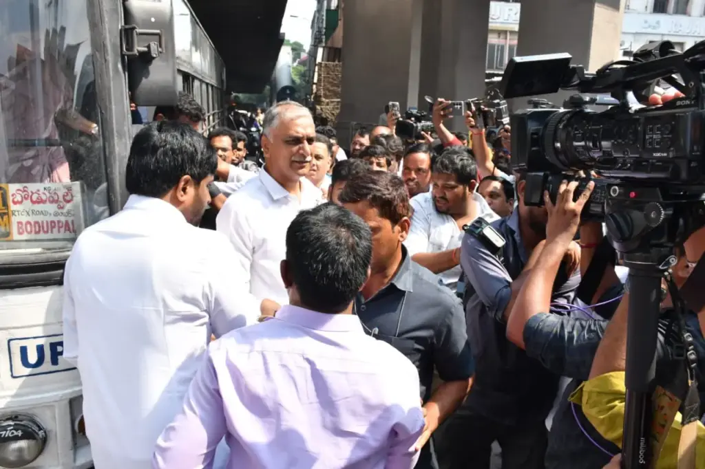 Latest News: BRS Party: బస్సు చార్జీలకు వ్యతిరేకంగా బీఆర్ఎస్ ధర్నా