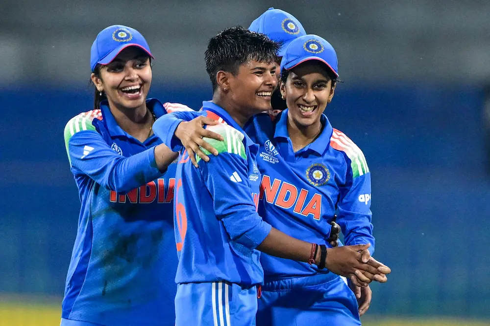 India Women Cricket Team: పాక్ బ్యాటర్లను వణికించిన భారత్ బౌలర్లు